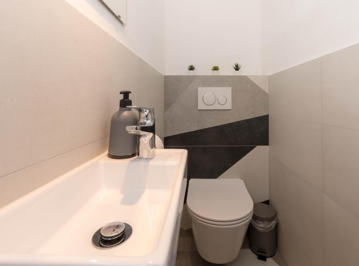 Nona Mileva Apartment プーラ エクステリア 写真